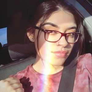 Meet your Posher, Sesilia